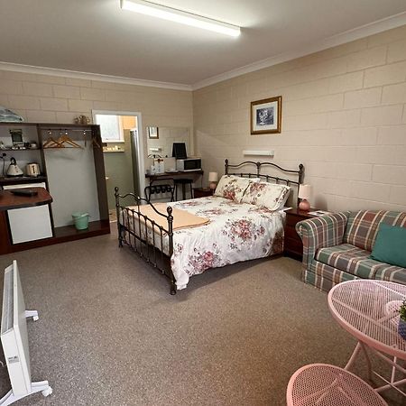Alpine Country Motel Plus Free Coffee Cooma Exteriör bild