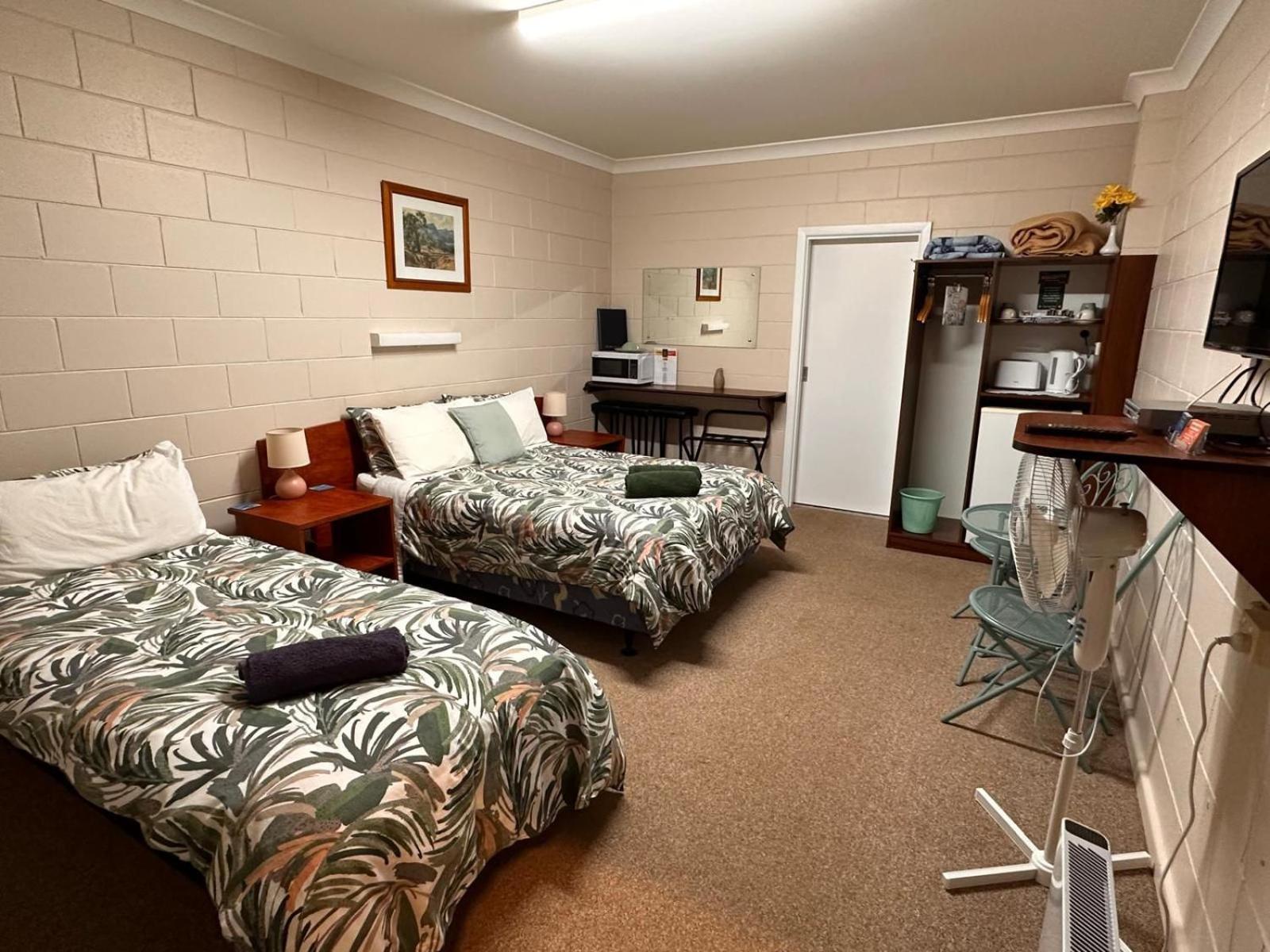 Alpine Country Motel Plus Free Coffee Cooma Exteriör bild