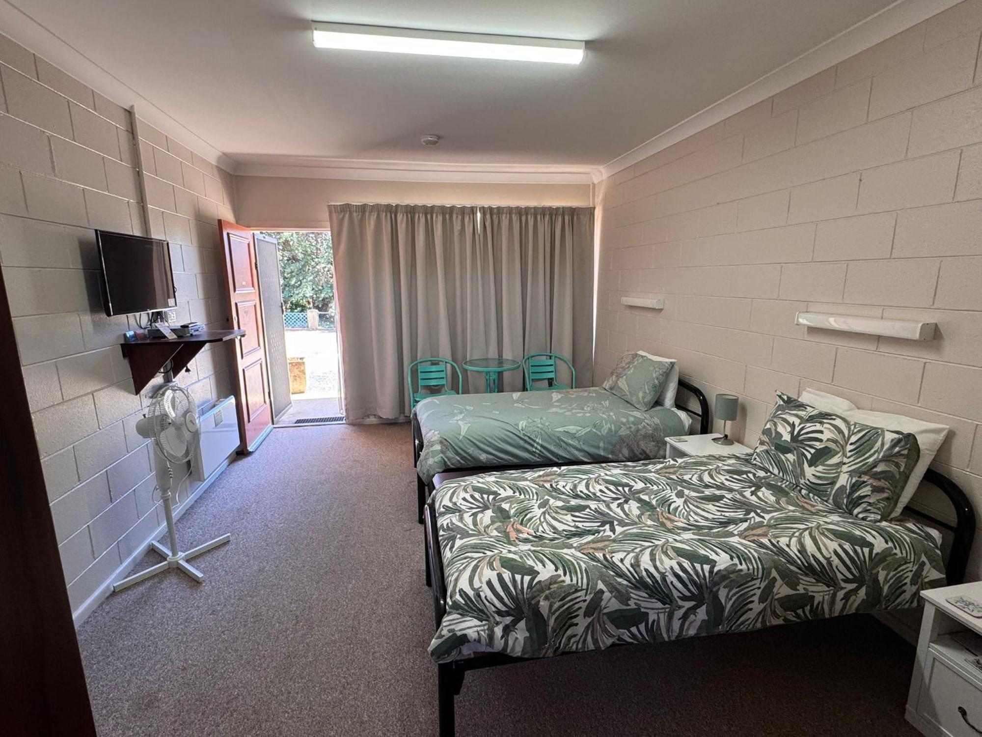 Alpine Country Motel Plus Free Coffee Cooma Exteriör bild