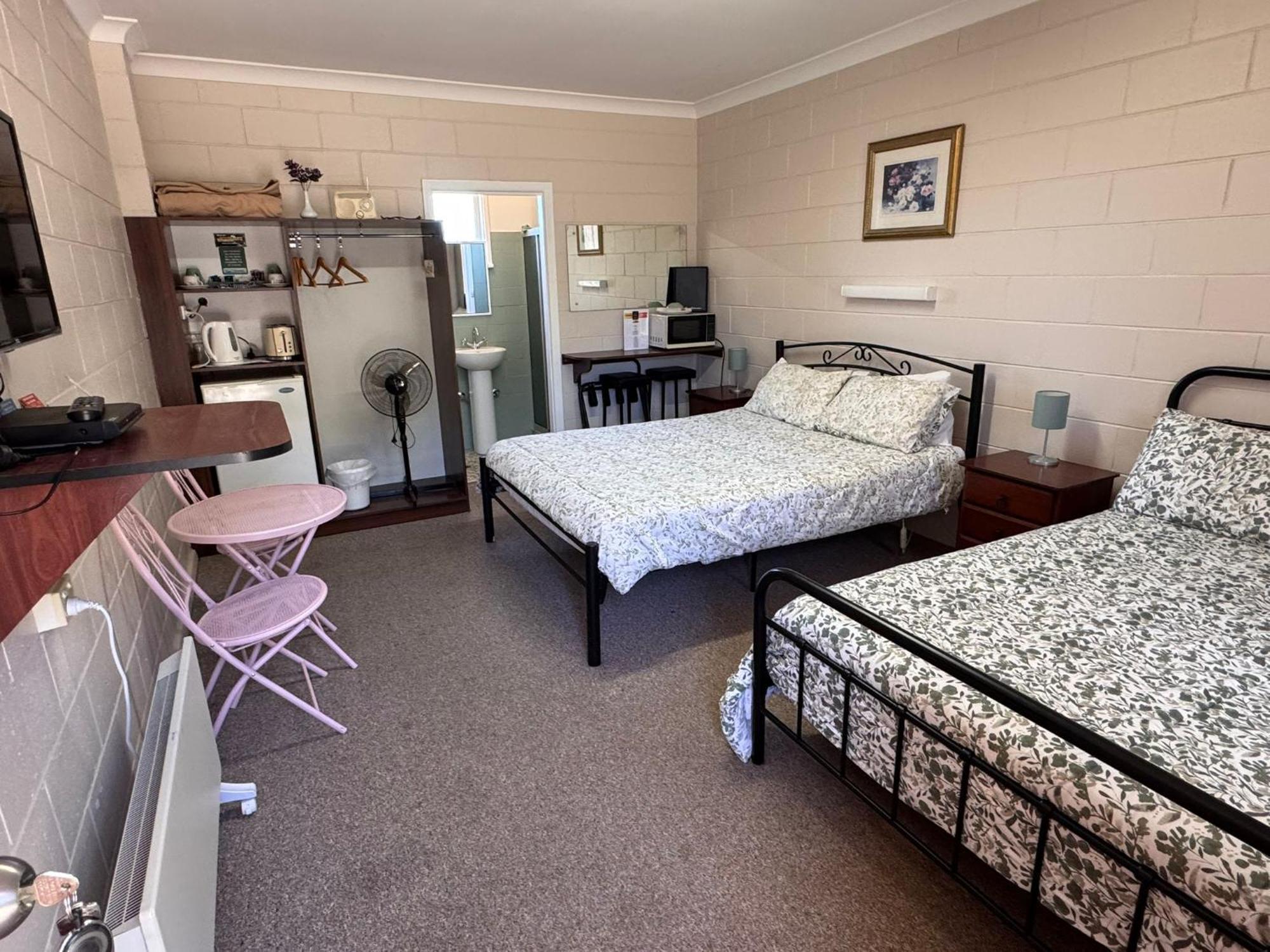 Alpine Country Motel Plus Free Coffee Cooma Exteriör bild