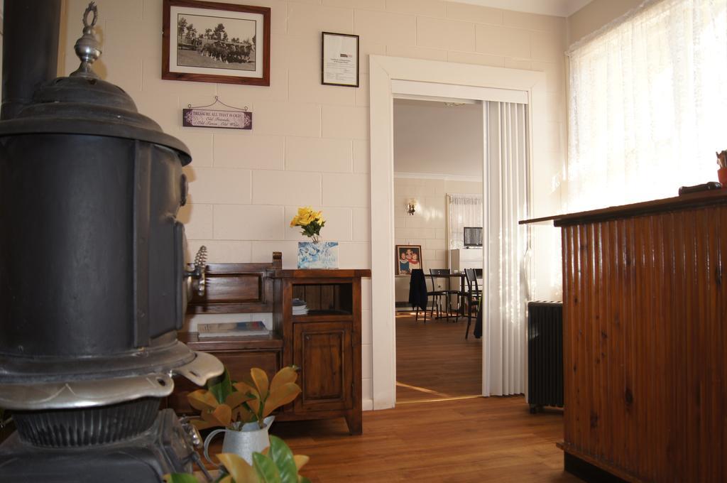 Alpine Country Motel Plus Free Coffee Cooma Exteriör bild